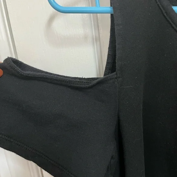 Cold Shoulder Top - Picture 3 of 4